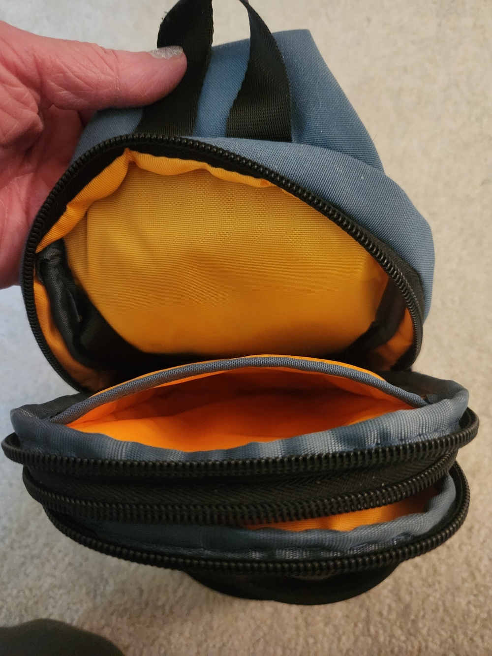 Travelon Women's Blue Sling Crossbody Bag - Picture 4 of 6